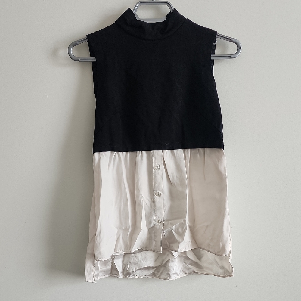✨️3/$20 - DREW Black and Cream Sleeveless Blouse, Size S
